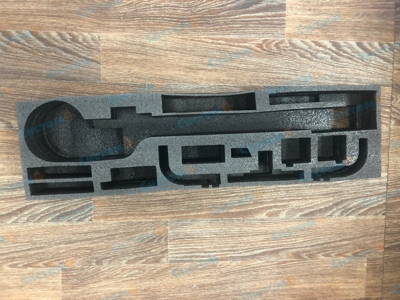 Цельная упаковка из пенополиэтилена для прибора Цельная упаковка из пенополиэтилена для прибора